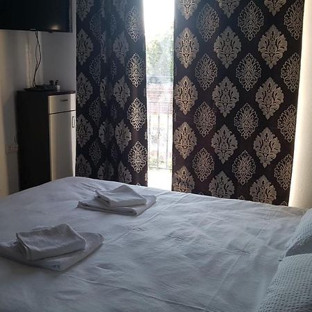 Apartament Teo Caransebeş Exteriör bild