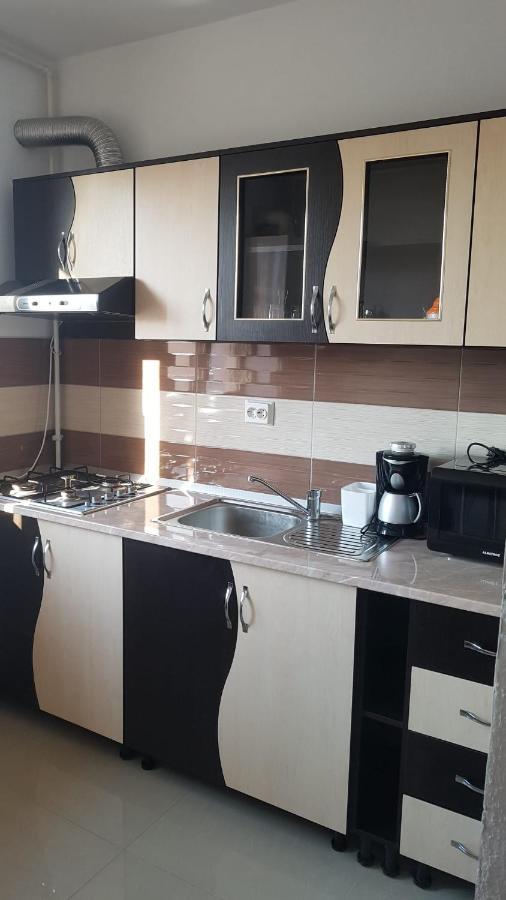 Apartament Teo Caransebeş Exteriör bild