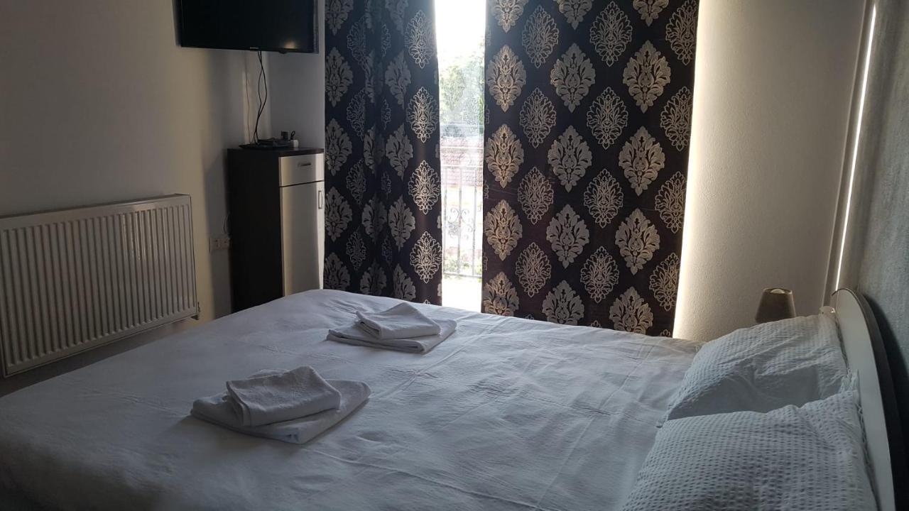 Apartament Teo Caransebeş Exteriör bild
