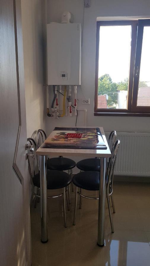 Apartament Teo Caransebeş Exteriör bild