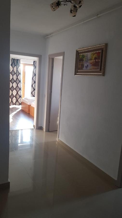 Apartament Teo Caransebeş Exteriör bild