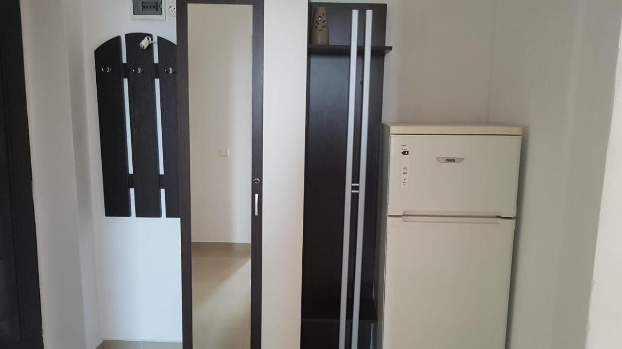 Apartament Teo Caransebeş Exteriör bild