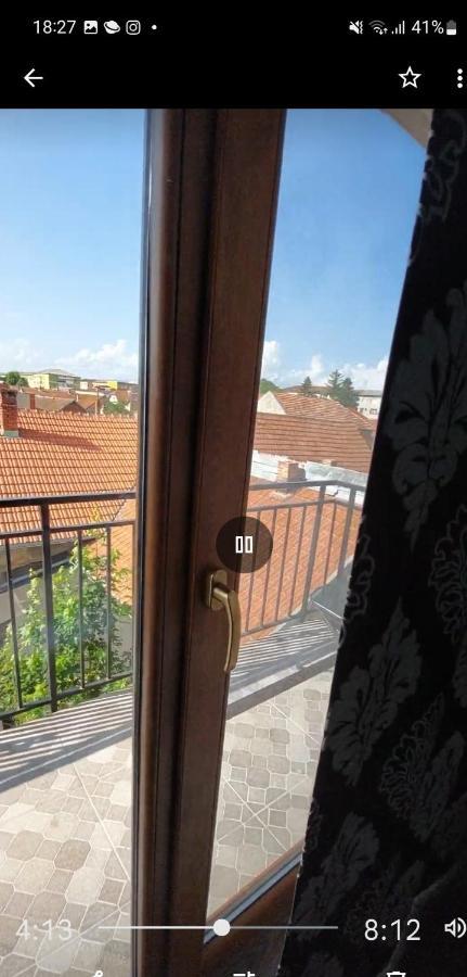 Apartament Teo Caransebeş Exteriör bild